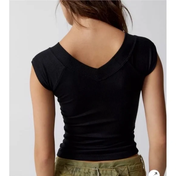 BDG Urban Outfitters Shannen Ribbed V Neck Short Cap Sleeve T shirt baby tee top - Picture 8 of 16